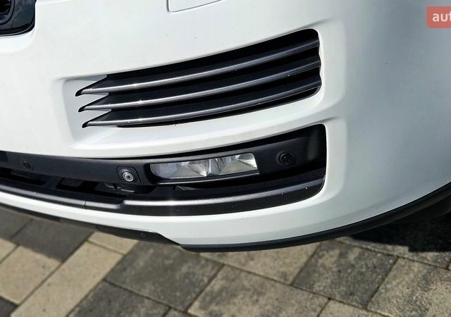 Белый Ленд Ровер Рендж Ровер, объемом двигателя 5 л и пробегом 198 тыс. км за 28500 $, фото 29 на Automoto.ua