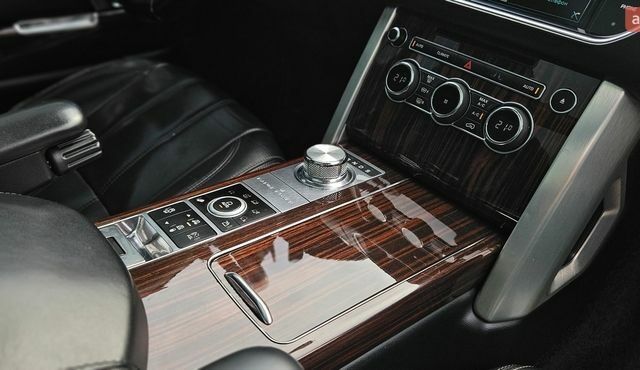 Белый Ленд Ровер Рендж Ровер, объемом двигателя 5 л и пробегом 198 тыс. км за 28500 $, фото 62 на Automoto.ua