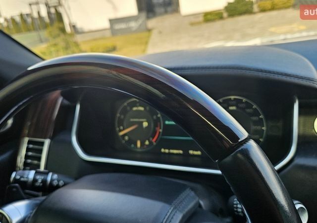 Белый Ленд Ровер Рендж Ровер, объемом двигателя 5 л и пробегом 198 тыс. км за 28500 $, фото 106 на Automoto.ua