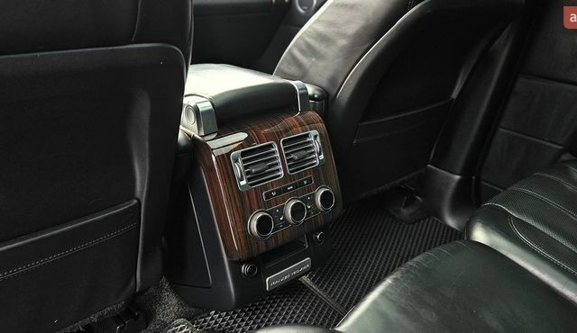 Белый Ленд Ровер Рендж Ровер, объемом двигателя 5 л и пробегом 198 тыс. км за 28500 $, фото 74 на Automoto.ua