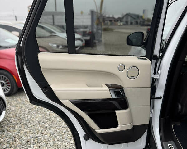 Белый Ленд Ровер Рендж Ровер, объемом двигателя 2.99 л и пробегом 148 тыс. км за 34000 $, фото 23 на Automoto.ua