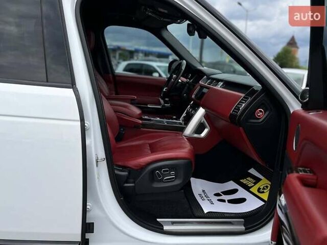 Белый Ленд Ровер Рендж Ровер, объемом двигателя 4.37 л и пробегом 175 тыс. км за 35000 $, фото 27 на Automoto.ua