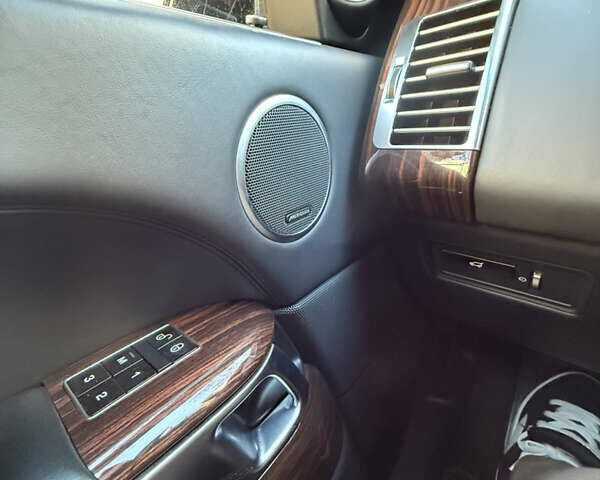 Белый Ленд Ровер Рендж Ровер, объемом двигателя 3 л и пробегом 211 тыс. км за 29200 $, фото 36 на Automoto.ua