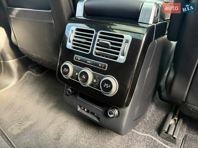 Білий Ленд Ровер Рендж Ровер, об'ємом двигуна 4.37 л та пробігом 180 тис. км за 29990 $, фото 11 на Automoto.ua