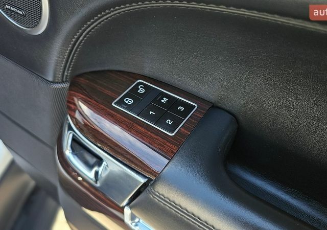 Белый Ленд Ровер Рендж Ровер, объемом двигателя 5 л и пробегом 198 тыс. км за 28500 $, фото 99 на Automoto.ua