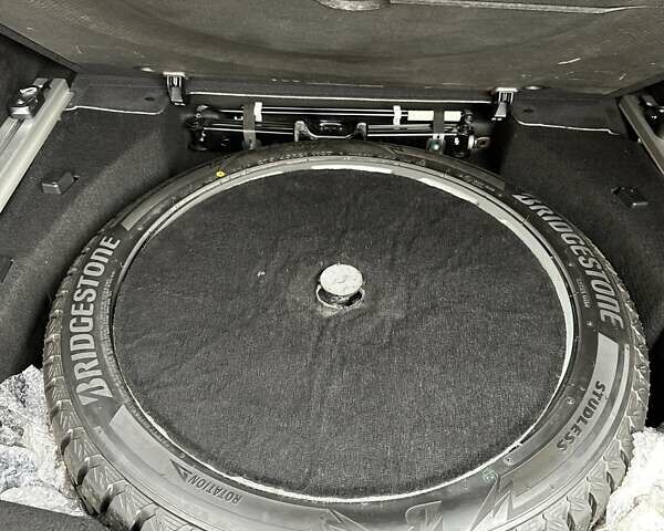 Белый Ленд Ровер Рендж Ровер, объемом двигателя 5 л и пробегом 121 тыс. км за 34500 $, фото 24 на Automoto.ua