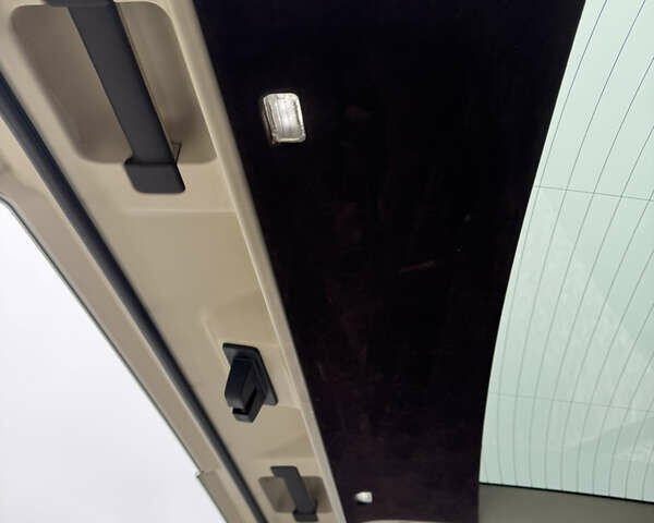 Белый Ленд Ровер Рендж Ровер, объемом двигателя 2.99 л и пробегом 148 тыс. км за 34000 $, фото 59 на Automoto.ua