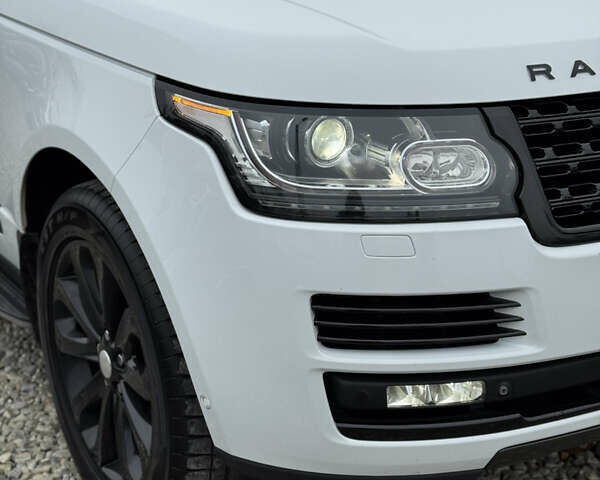 Белый Ленд Ровер Рендж Ровер, объемом двигателя 2.99 л и пробегом 148 тыс. км за 34000 $, фото 45 на Automoto.ua