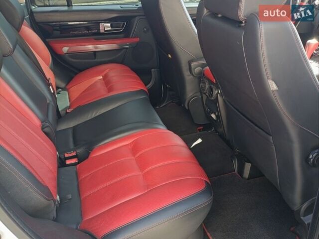 Білий Ленд Ровер Рендж Ровер, об'ємом двигуна 2.99 л та пробігом 180 тис. км за 25000 $, фото 11 на Automoto.ua