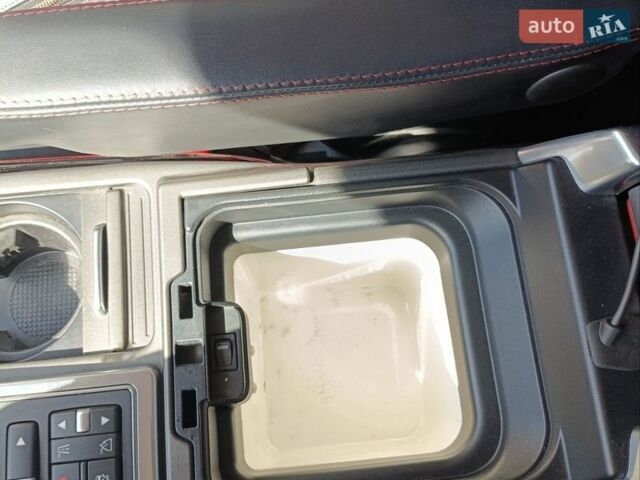 Білий Ленд Ровер Рендж Ровер, об'ємом двигуна 2.99 л та пробігом 180 тис. км за 25000 $, фото 19 на Automoto.ua