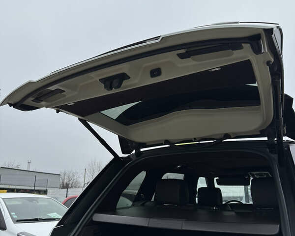 Белый Ленд Ровер Рендж Ровер, объемом двигателя 2.99 л и пробегом 148 тыс. км за 34000 $, фото 29 на Automoto.ua