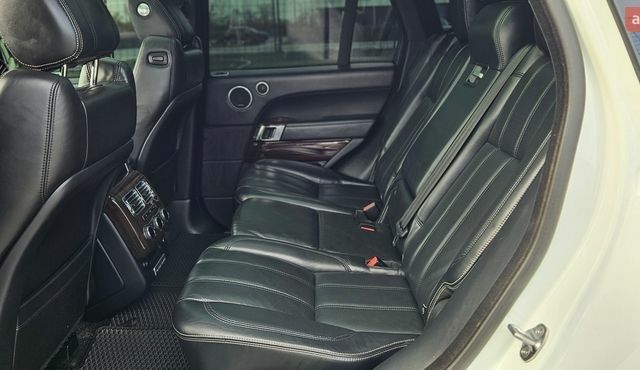 Белый Ленд Ровер Рендж Ровер, объемом двигателя 5 л и пробегом 198 тыс. км за 28500 $, фото 77 на Automoto.ua