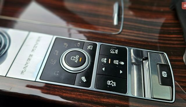 Белый Ленд Ровер Рендж Ровер, объемом двигателя 5 л и пробегом 198 тыс. км за 28500 $, фото 67 на Automoto.ua