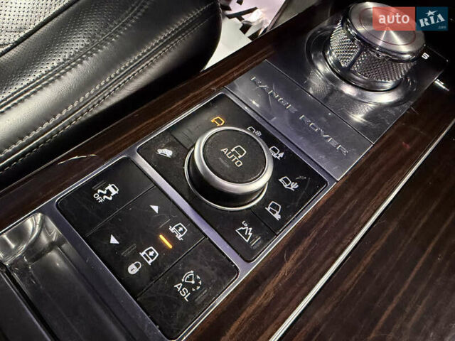 Белый Ленд Ровер Рендж Ровер, объемом двигателя 4.37 л и пробегом 240 тыс. км за 31000 $, фото 41 на Automoto.ua