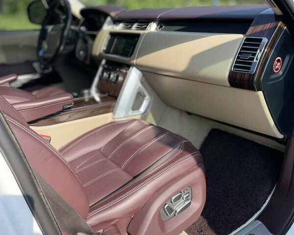 Ленд Ровер Рендж Ровер 2014 в Киеве на Automoto.ua Белый Ленд Ровер Рендж Ровер, объемом двигателя 5 л и пробегом 149 тыс. км за 45000 $, фото 29 на Automoto.ua