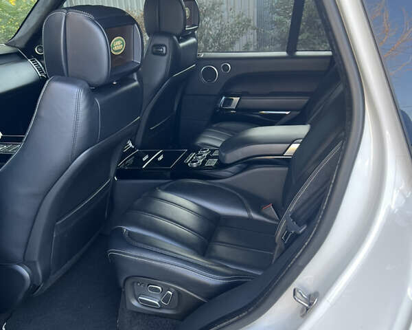 Белый Ленд Ровер Рендж Ровер, объемом двигателя 2.99 л и пробегом 195 тыс. км за 31200 $, фото 35 на Automoto.ua