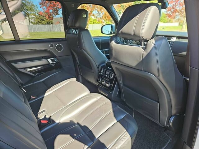 Білий Ленд Ровер Рендж Ровер, об'ємом двигуна 5 л та пробігом 86 тис. км за 18000 $, фото 14 на Automoto.ua