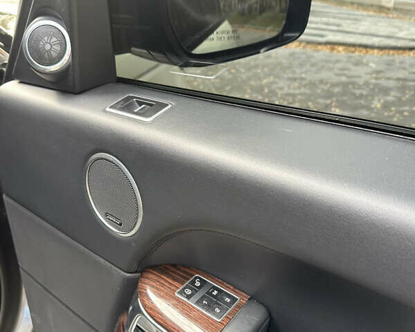 Белый Ленд Ровер Рендж Ровер, объемом двигателя 3 л и пробегом 200 тыс. км за 30500 $, фото 23 на Automoto.ua