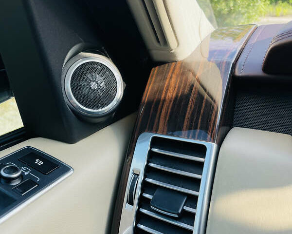 Ленд Ровер Рендж Ровер 2014 в Киеве на Automoto.ua Белый Ленд Ровер Рендж Ровер, объемом двигателя 5 л и пробегом 149 тыс. км за 45000 $, фото 51 на Automoto.ua