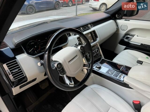 Белый Ленд Ровер Рендж Ровер, объемом двигателя 3 л и пробегом 201 тыс. км за 24400 $, фото 17 на Automoto.ua