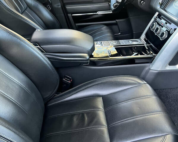 Белый Ленд Ровер Рендж Ровер, объемом двигателя 2.99 л и пробегом 195 тыс. км за 31200 $, фото 31 на Automoto.ua