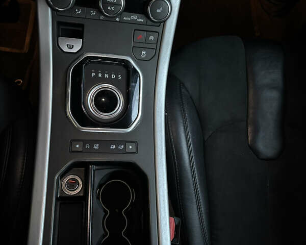 Белый Ленд Ровер Рендж Ровер, объемом двигателя 2 л и пробегом 240 тыс. км за 16500 $, фото 17 на Automoto.ua