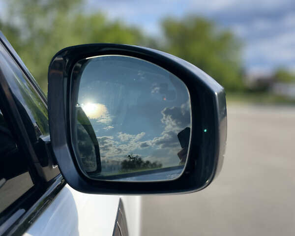 Ленд Ровер Рендж Ровер 2014 в Киеве на Automoto.ua Белый Ленд Ровер Рендж Ровер, объемом двигателя 5 л и пробегом 149 тыс. км за 45000 $, фото 22 на Automoto.ua