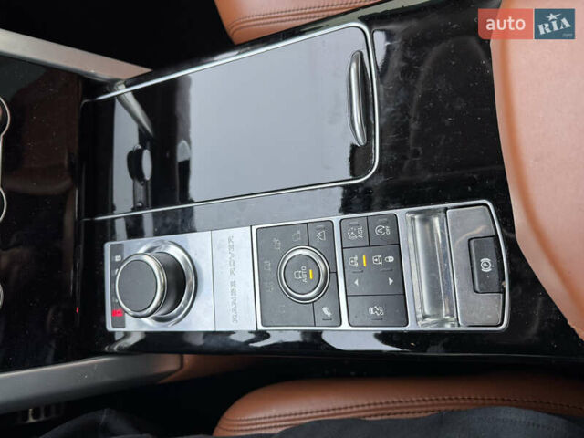 Білий Ленд Ровер Рендж Ровер, об'ємом двигуна 2.99 л та пробігом 155 тис. км за 30500 $, фото 49 на Automoto.ua