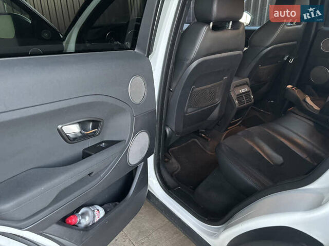 Белый Ленд Ровер Рендж Ровер, объемом двигателя 2 л и пробегом 240 тыс. км за 16500 $, фото 22 на Automoto.ua