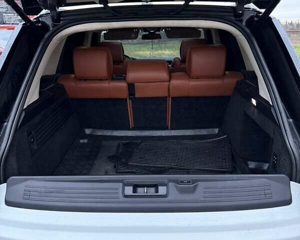 Белый Ленд Ровер Рендж Ровер, объемом двигателя 2.99 л и пробегом 150 тыс. км за 38000 $, фото 16 на Automoto.ua