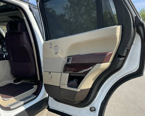 Ленд Ровер Рендж Ровер 2014 в Киеве на Automoto.ua Белый Ленд Ровер Рендж Ровер, объемом двигателя 5 л и пробегом 149 тыс. км за 45000 $, фото 34 на Automoto.ua