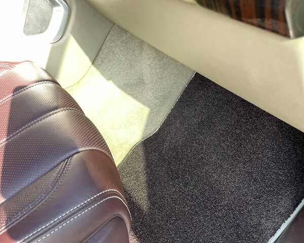 Ленд Ровер Рендж Ровер 2014 в Киеве на Automoto.ua Белый Ленд Ровер Рендж Ровер, объемом двигателя 5 л и пробегом 149 тыс. км за 45000 $, фото 33 на Automoto.ua