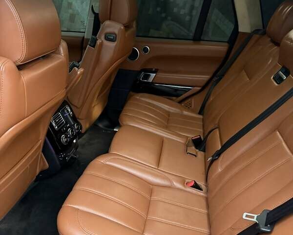 Белый Ленд Ровер Рендж Ровер, объемом двигателя 2.99 л и пробегом 150 тыс. км за 38000 $, фото 17 на Automoto.ua