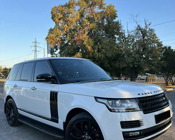 Белый Ленд Ровер Рендж Ровер, объемом двигателя 2.99 л и пробегом 195 тыс. км за 31200 $, фото 5 на Automoto.ua