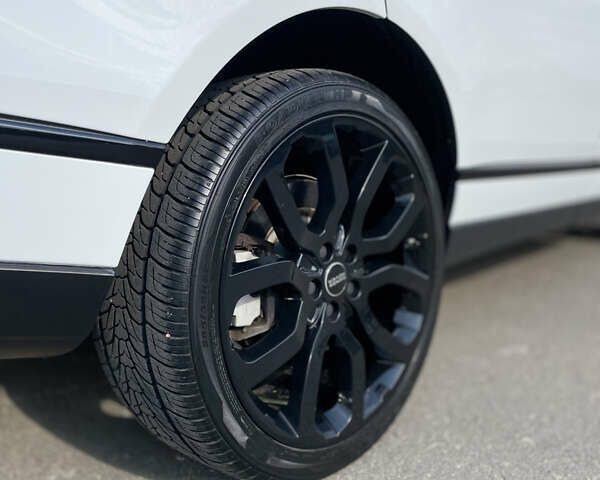 Ленд Ровер Рендж Ровер 2014 в Киеве на Automoto.ua Белый Ленд Ровер Рендж Ровер, объемом двигателя 5 л и пробегом 149 тыс. км за 45000 $, фото 19 на Automoto.ua