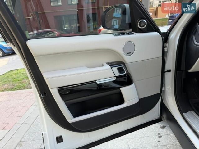 Белый Ленд Ровер Рендж Ровер, объемом двигателя 3 л и пробегом 201 тыс. км за 24400 $, фото 20 на Automoto.ua