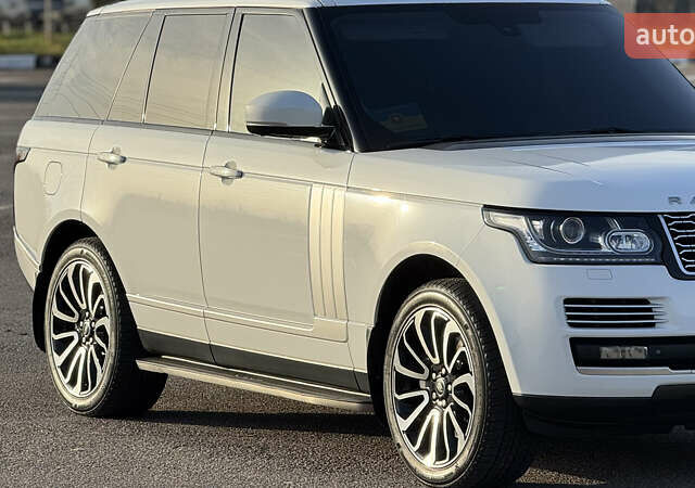 Белый Ленд Ровер Рендж Ровер, объемом двигателя 5 л и пробегом 142 тыс. км за 33000 $, фото 1 на Automoto.ua