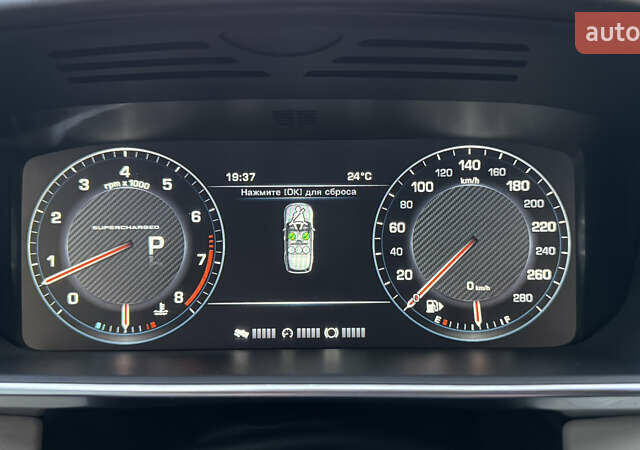 Белый Ленд Ровер Рендж Ровер, объемом двигателя 5 л и пробегом 142 тыс. км за 33000 $, фото 24 на Automoto.ua