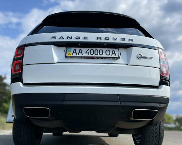 Ленд Ровер Рендж Ровер 2014 в Киеве на Automoto.ua Белый Ленд Ровер Рендж Ровер, объемом двигателя 5 л и пробегом 149 тыс. км за 45000 $, фото 5 на Automoto.ua