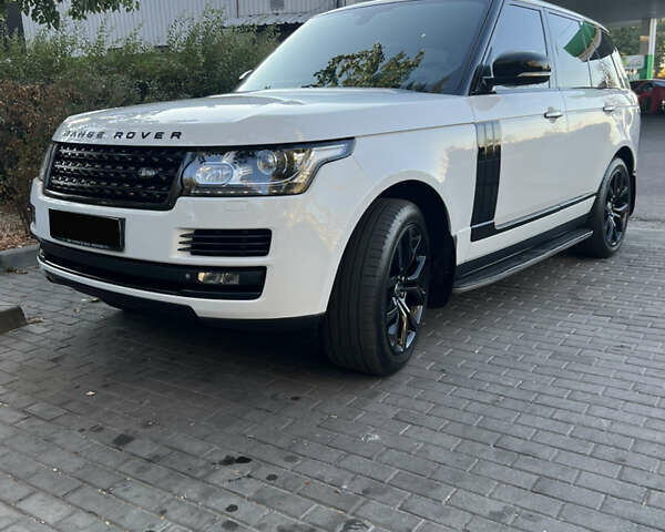 Белый Ленд Ровер Рендж Ровер, объемом двигателя 2.99 л и пробегом 195 тыс. км за 31200 $, фото 1 на Automoto.ua