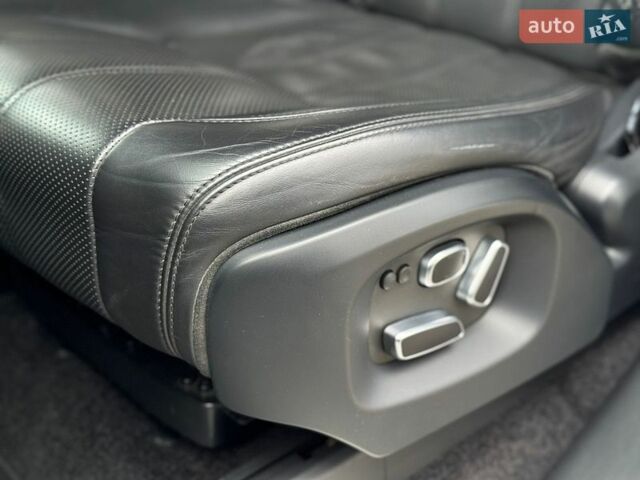 Белый Ленд Ровер Рендж Ровер, объемом двигателя 3 л и пробегом 245 тыс. км за 32800 $, фото 23 на Automoto.ua