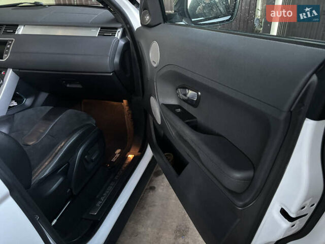 Белый Ленд Ровер Рендж Ровер, объемом двигателя 2 л и пробегом 240 тыс. км за 16500 $, фото 26 на Automoto.ua