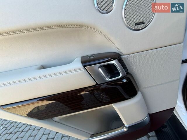 Білий Ленд Ровер Рендж Ровер, об'ємом двигуна 4.4 л та пробігом 278 тис. км за 32999 $, фото 58 на Automoto.ua