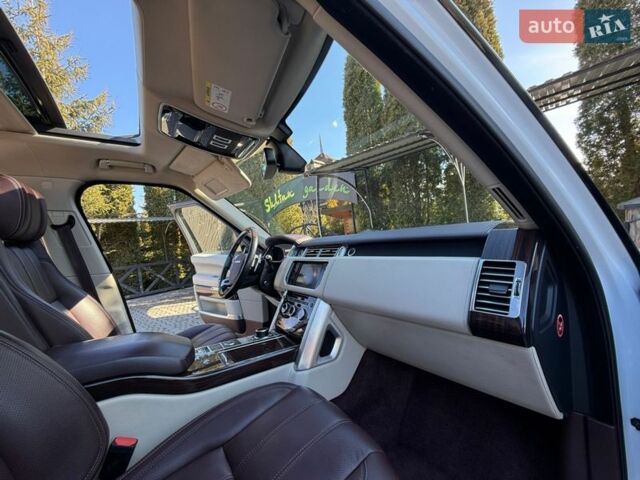 Білий Ленд Ровер Рендж Ровер, об'ємом двигуна 4.4 л та пробігом 278 тис. км за 32999 $, фото 91 на Automoto.ua