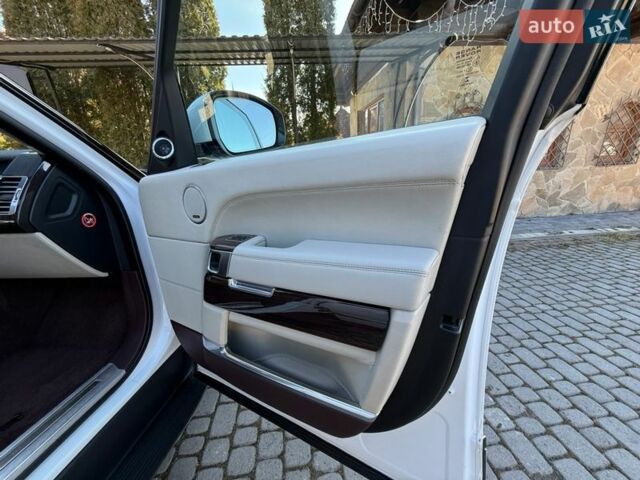 Білий Ленд Ровер Рендж Ровер, об'ємом двигуна 4.4 л та пробігом 278 тис. км за 32999 $, фото 58 на Automoto.ua