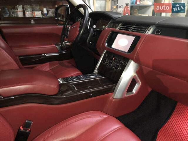 Белый Ленд Ровер Рендж Ровер, объемом двигателя 5 л и пробегом 80 тыс. км за 46000 $, фото 4 на Automoto.ua