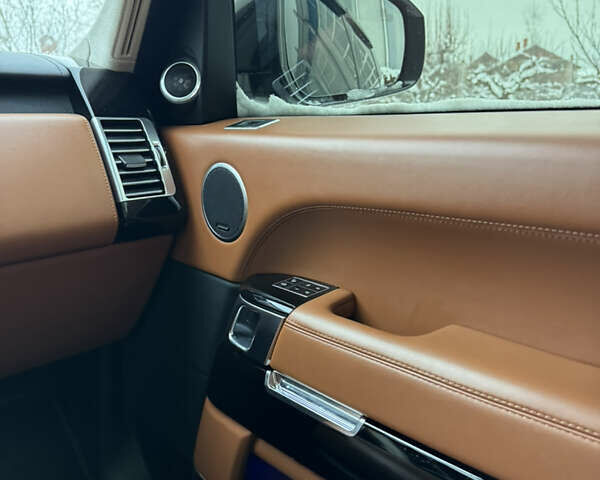 Білий Ленд Ровер Рендж Ровер, об'ємом двигуна 2.99 л та пробігом 155 тис. км за 30500 $, фото 30 на Automoto.ua