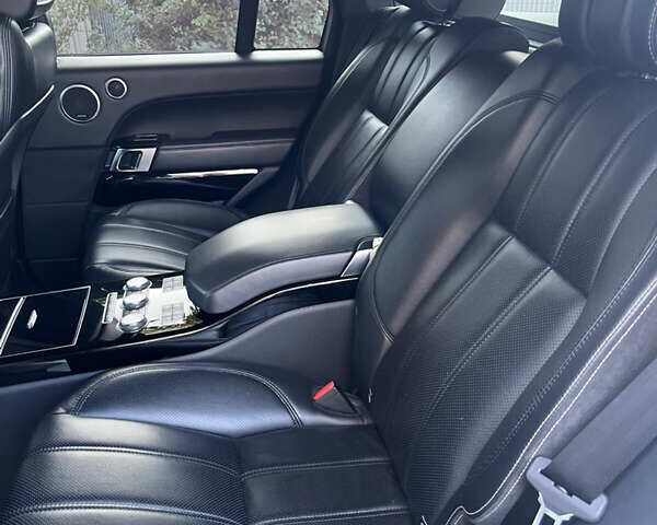 Белый Ленд Ровер Рендж Ровер, объемом двигателя 2.99 л и пробегом 195 тыс. км за 31200 $, фото 36 на Automoto.ua