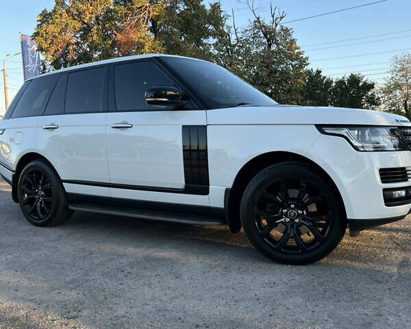 Белый Ленд Ровер Рендж Ровер, объемом двигателя 2.99 л и пробегом 195 тыс. км за 31200 $, фото 3 на Automoto.ua