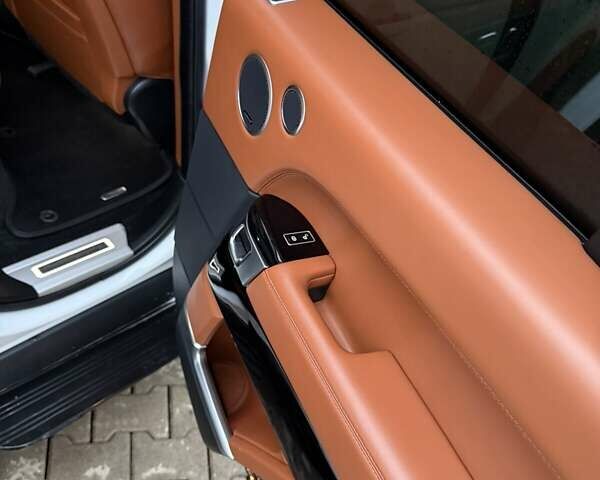 Белый Ленд Ровер Рендж Ровер, объемом двигателя 2.99 л и пробегом 150 тыс. км за 38000 $, фото 22 на Automoto.ua